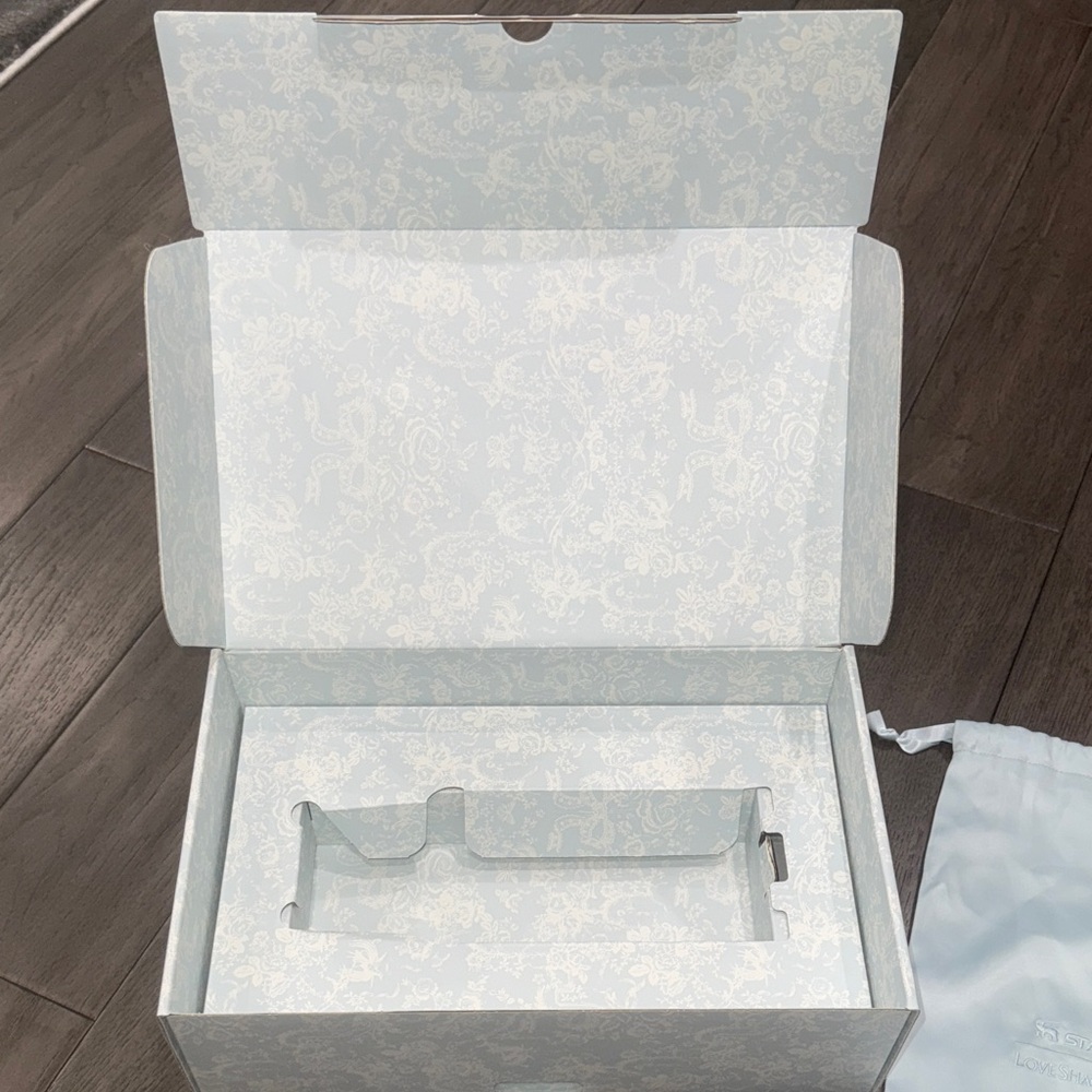 LoveShackFancy x Stanley Floral Gift Box - Picture 6 of 6